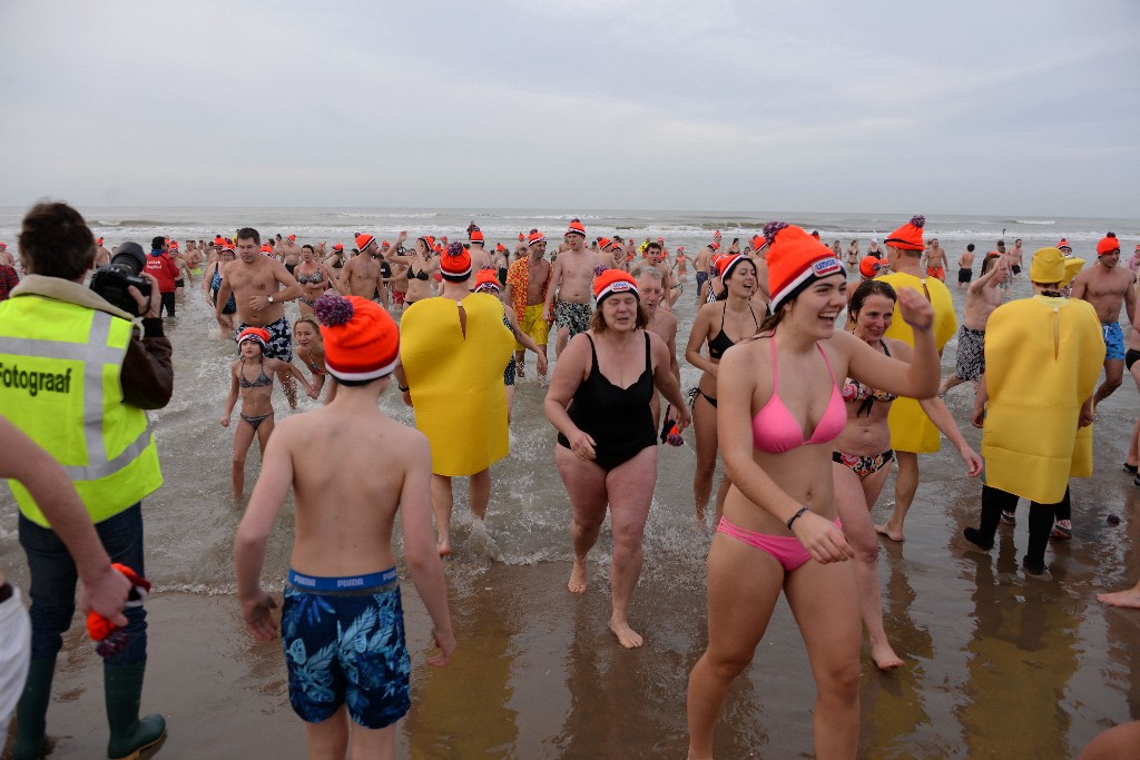 ../Images/Nieuwjaarsduik Nederzandt 2016 079.jpg